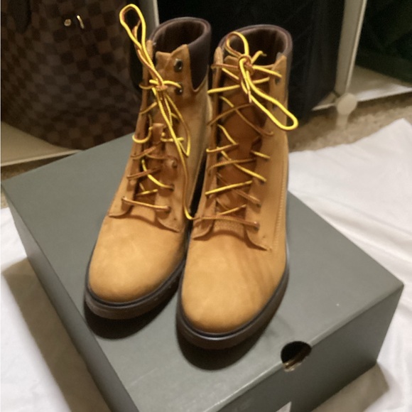 NIB TIMBERLAND BOOTS 7 - Picture 2 of 5